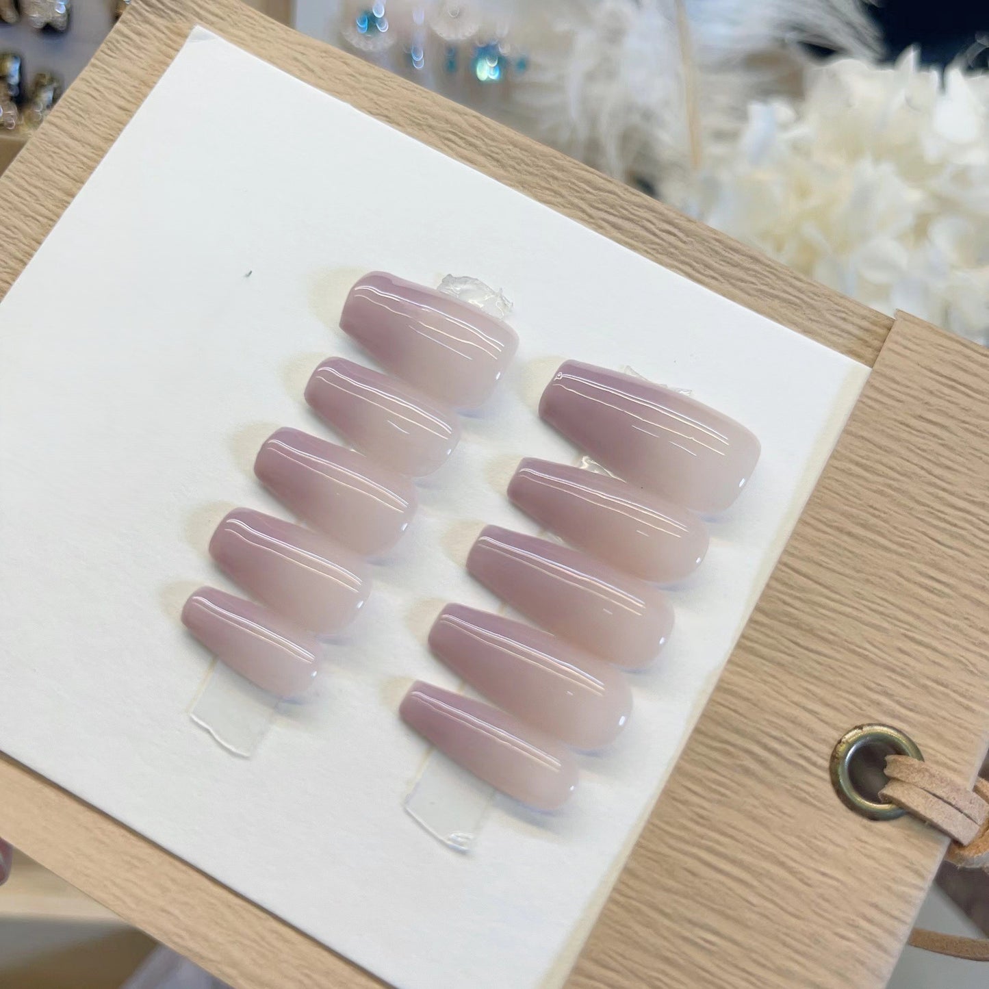 ongles de couleurs violet/rose dégradé et brillant